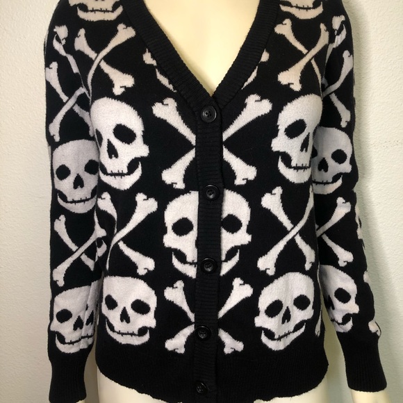 Hot Topic Skulls Black White Cardigan 